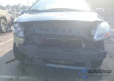 2011 Toyota Yaris z USA, uszkodzony, nr VIN JTDBT4K35B4081023